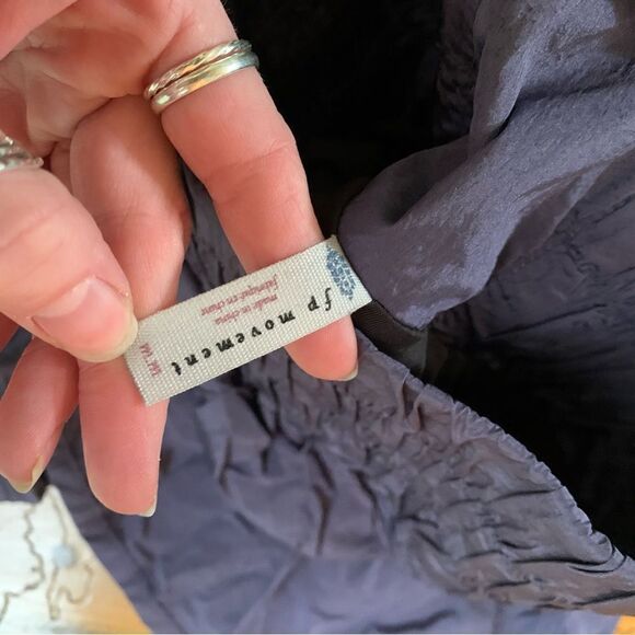 Free People Movement Shorts Medium - Picture 2 of 4